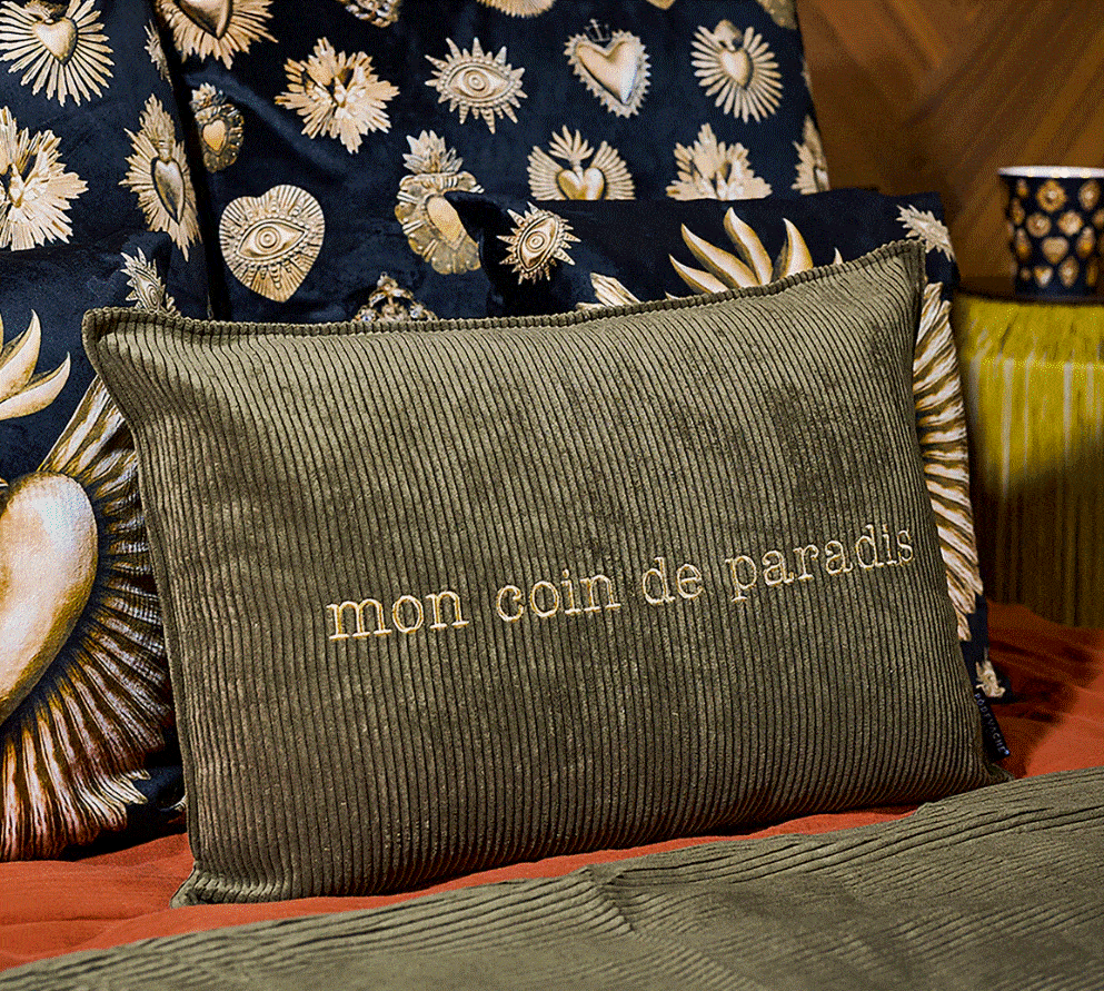 coussin brode velours 2